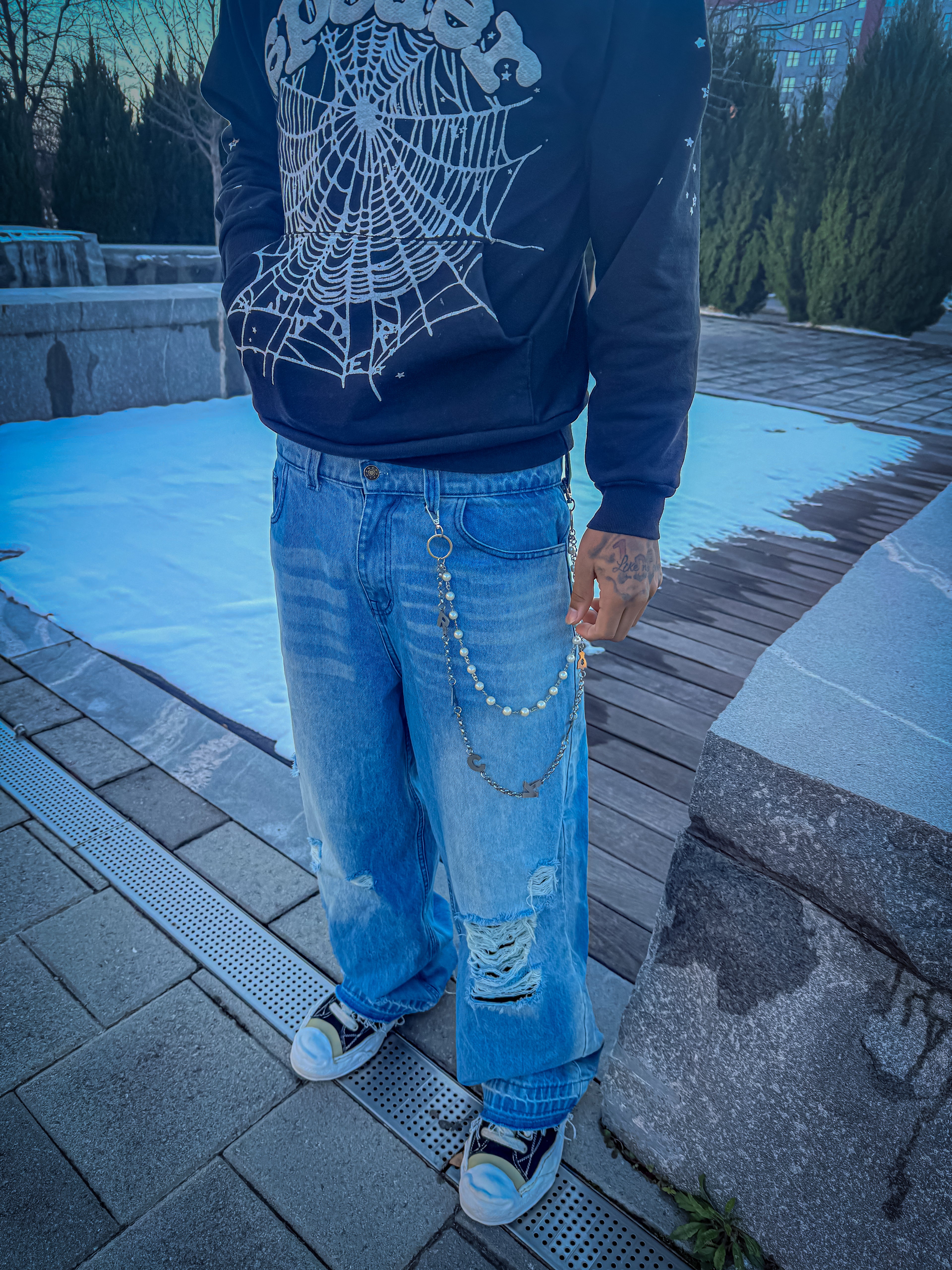 Baggy Denim + Wallet Chain