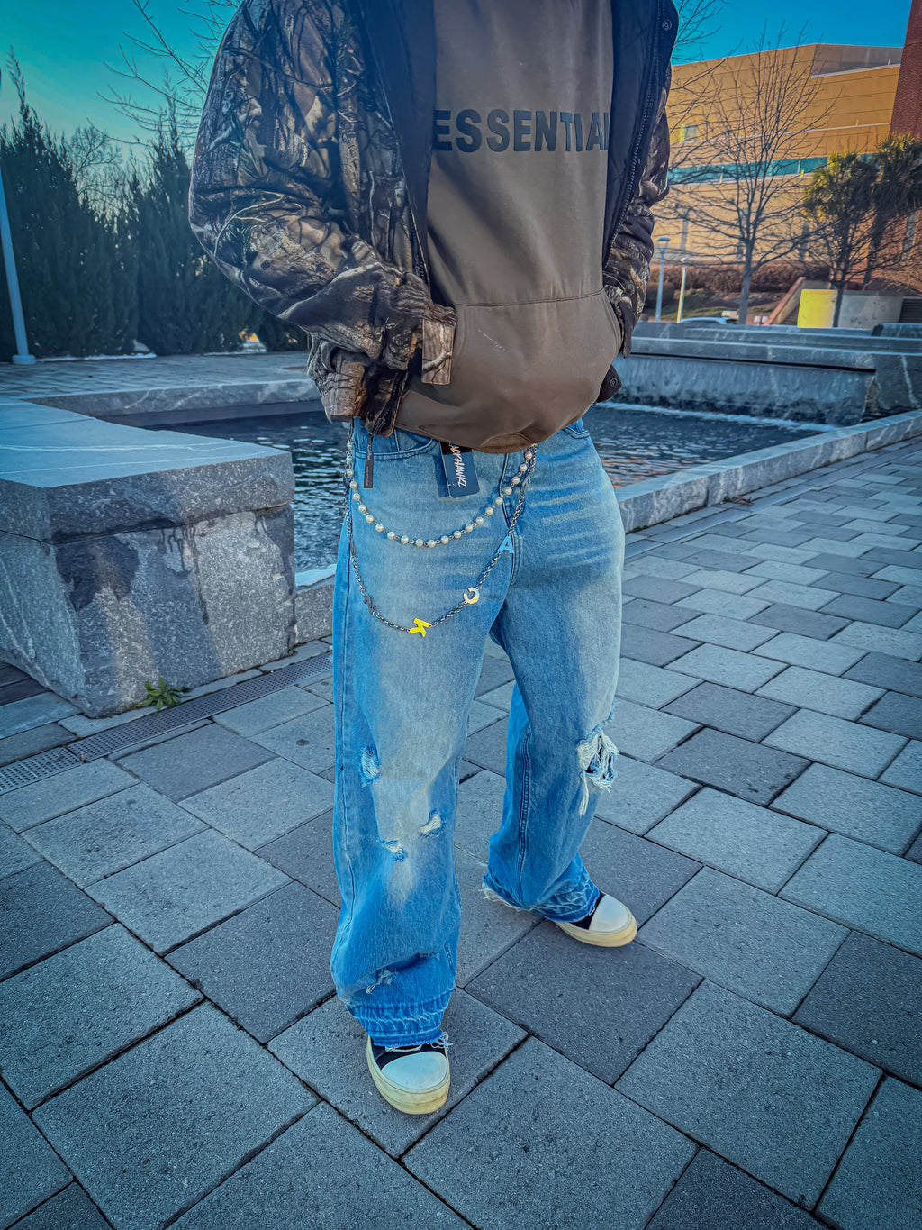 Baggy Denim + Wallet Chain
